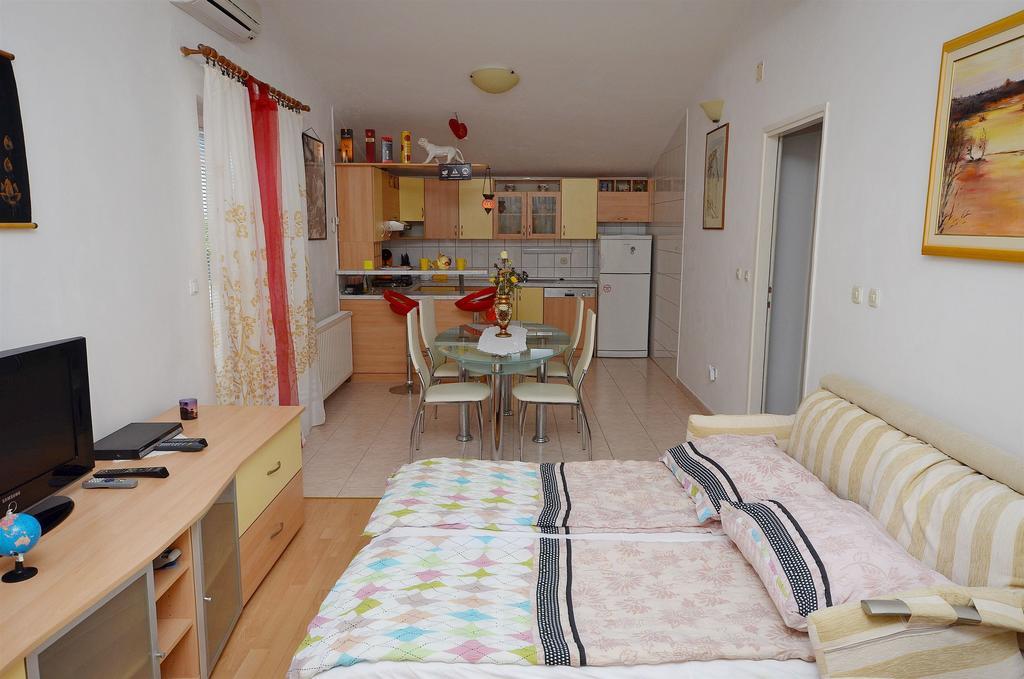 Apartments Miroslava Βόντιτσε Εξωτερικό φωτογραφία